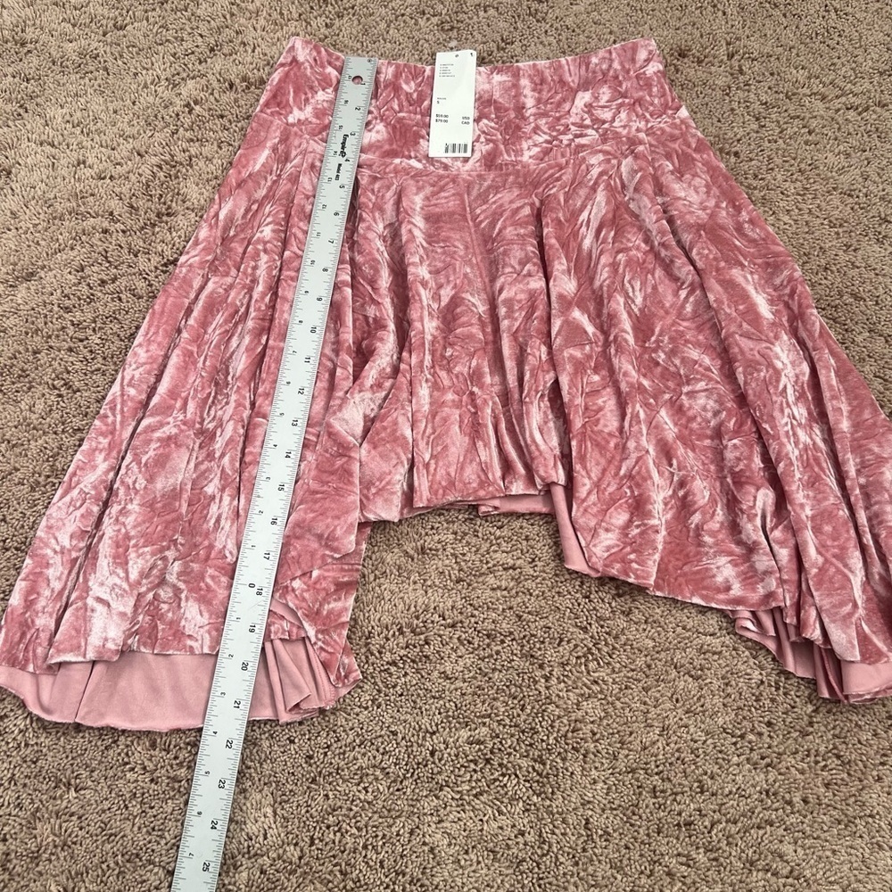 NWT new urban outfitters silence + noise SMALL pink velvet uneven hem skirt UO - Picture 12 of 15